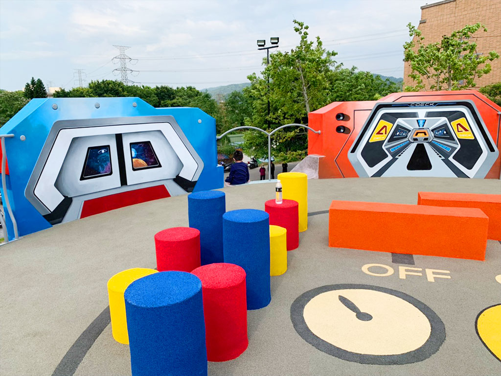 鶯歌區鳳鳴公兒二公園以「ROBOT CITY機器人城市」為主題設計,提供多元空間探索趣味性之遊戲體驗